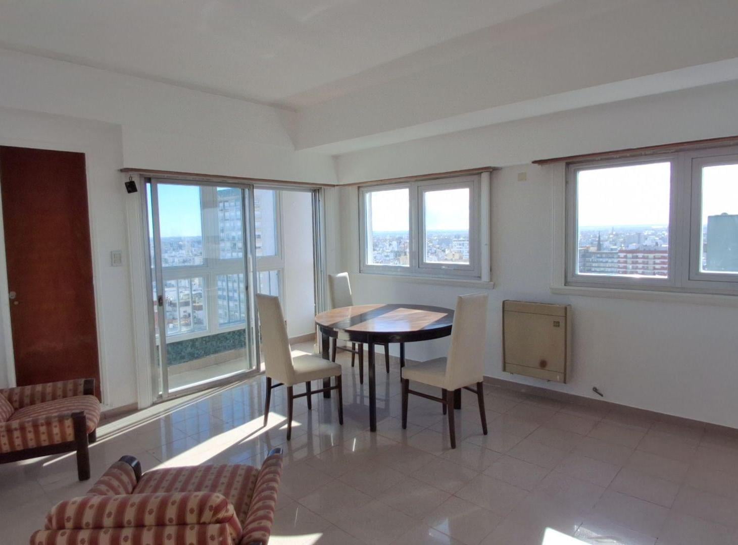 Foto de VENTA DEPARTAMENTO 3 AMBIENTES CON COCHERA CENTRO, imagen 3