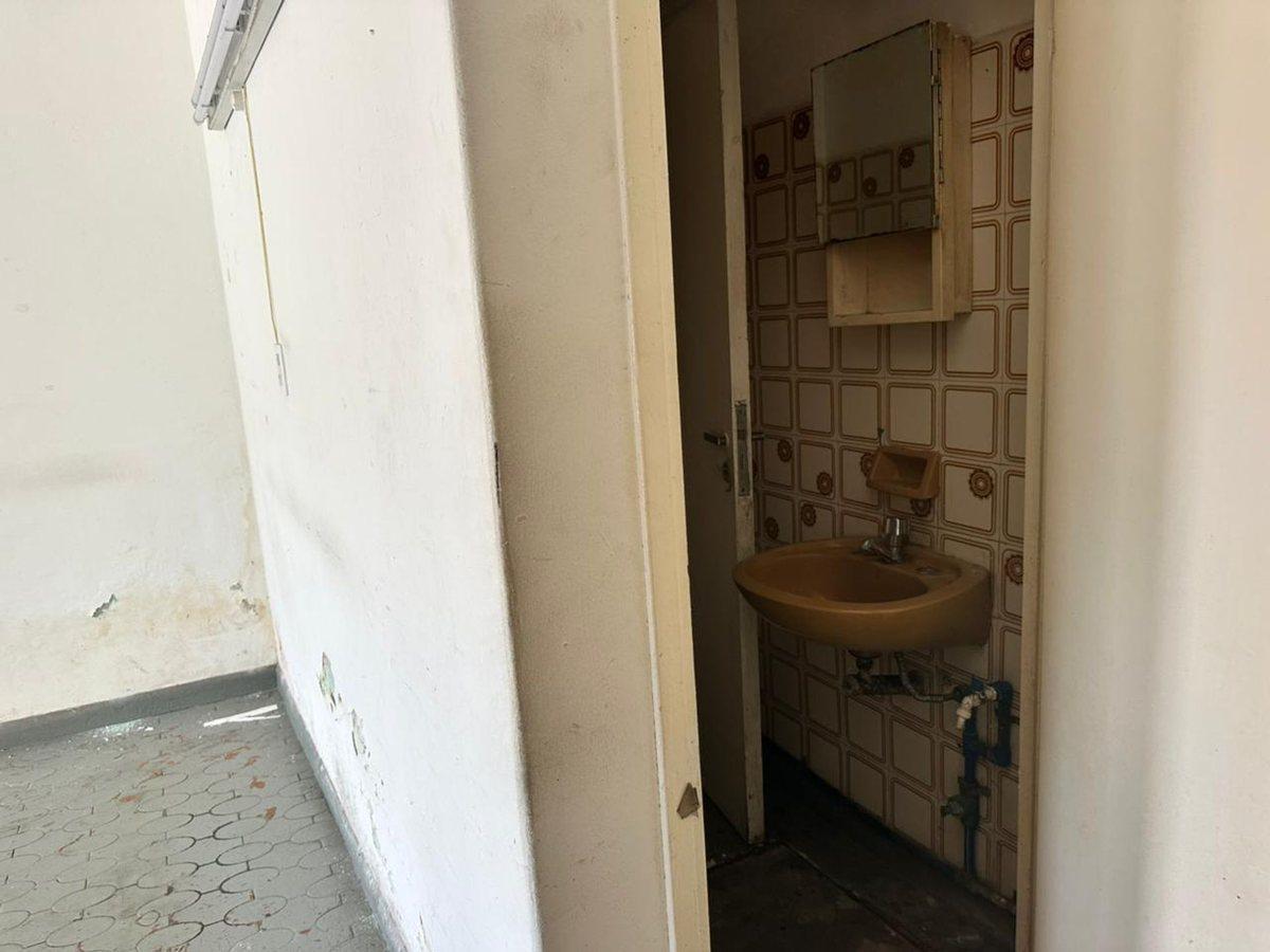 Foto de VENTA LOCAL SOBRE AVENIDA COLON Y GUIDO, imagen 5