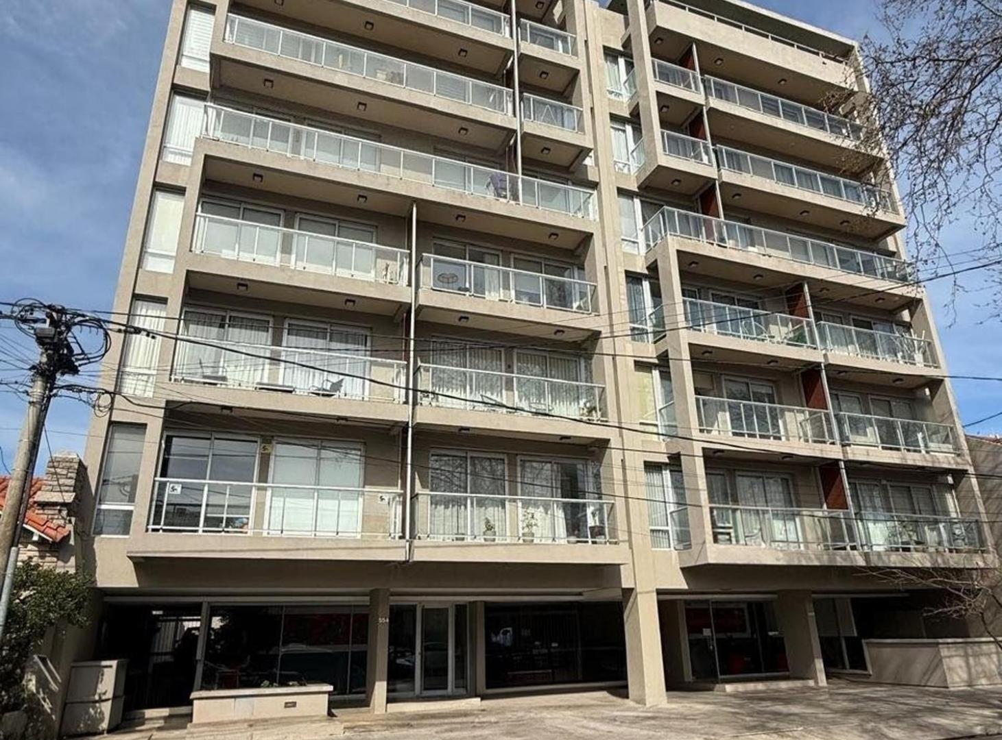 Foto de VENTA DE COCHERA "EDIFICIO LAS ALONDRAS" GUIDO 500, imagen 2