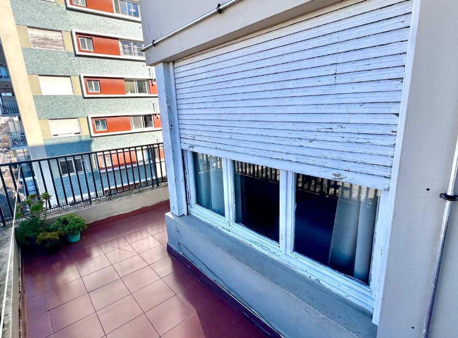 Foto de VENTA 3 AMB FRENTE BALCON EN L ESQUINA GAS OK 74M2, imagen 4