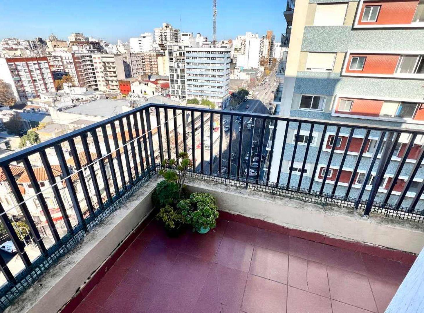Foto de VENTA 3 AMB FRENTE BALCON EN L ESQUINA GAS OK 74M2, imagen 2