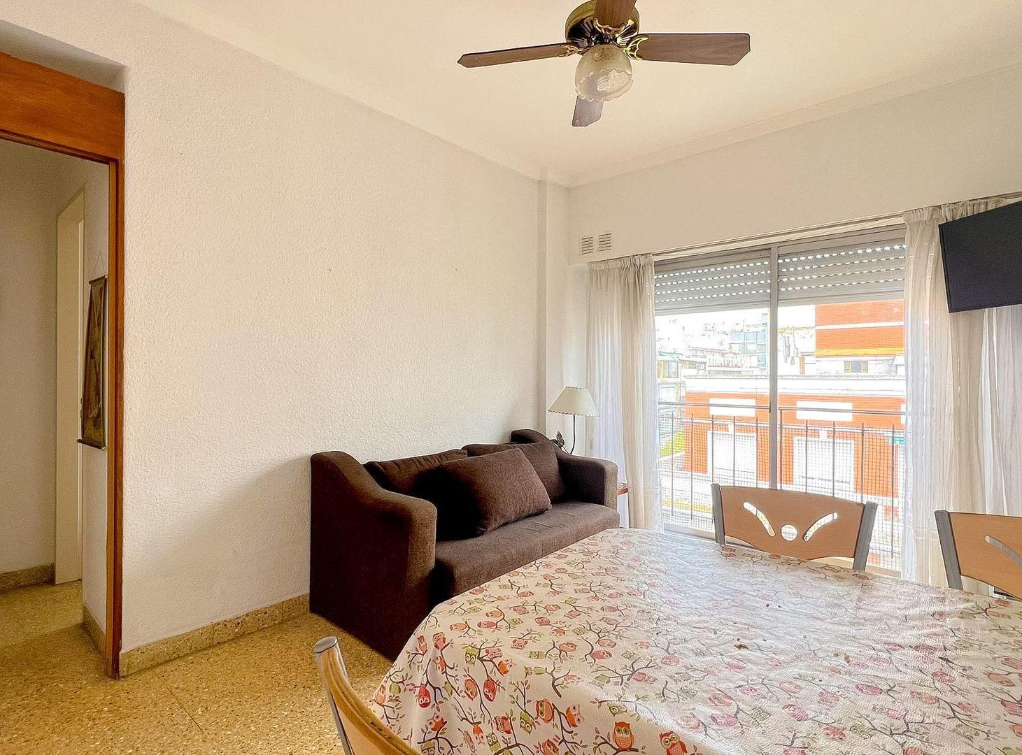 Foto de VENTA DEPTO 2 AMB AL FRENTE CON BALCON FRANCES, imagen 3