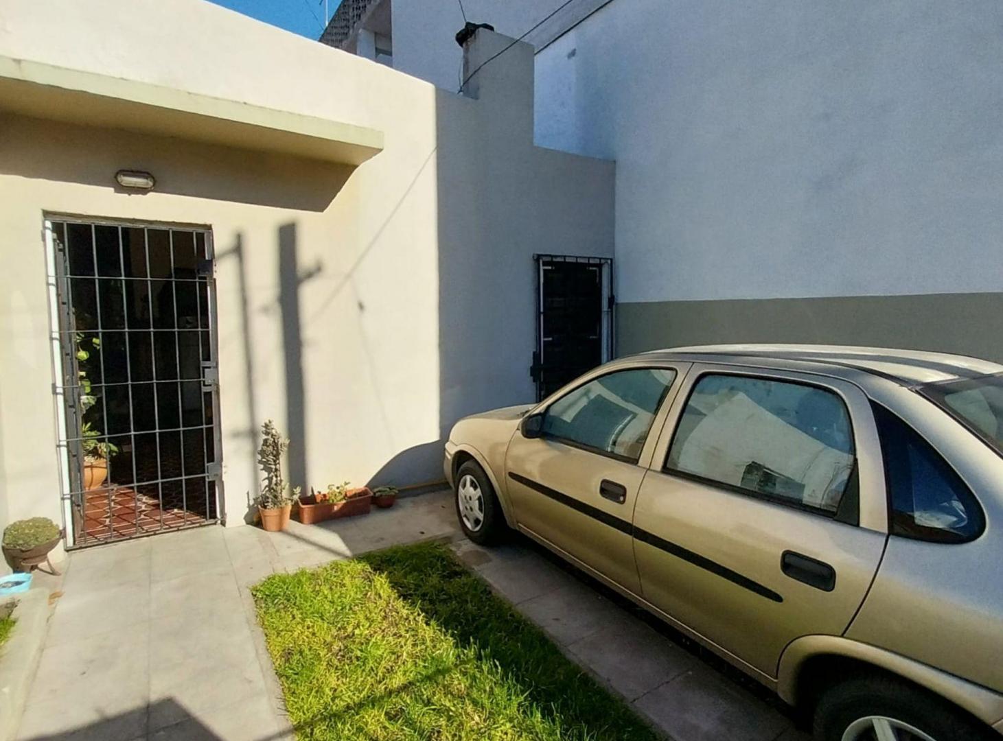 Foto de VENTA CASA 3 AMBIENTES BERNARDINO RIVADAVIA, imagen 3