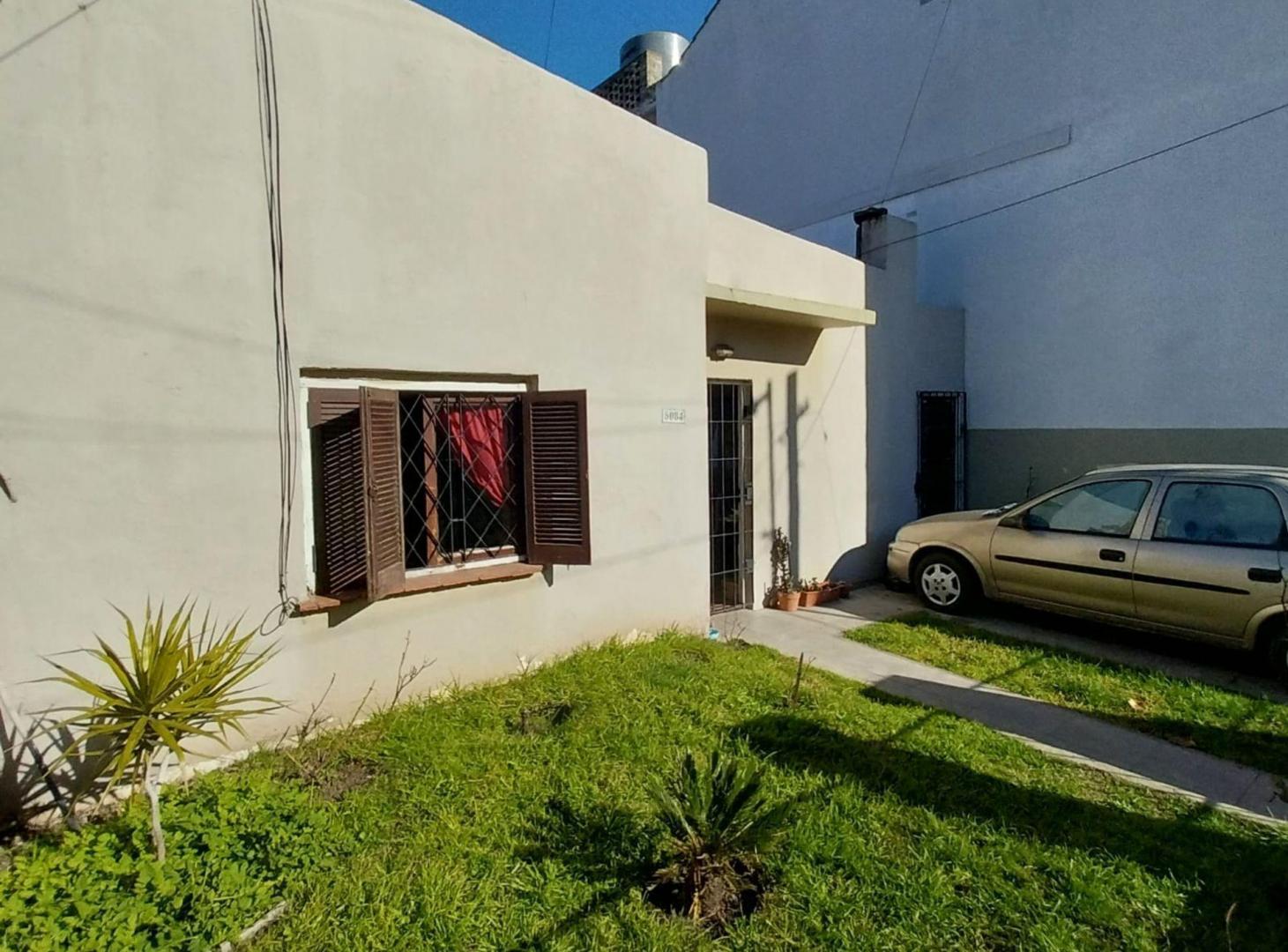 Foto de VENTA CASA 3 AMBIENTES BERNARDINO RIVADAVIA, imagen 2