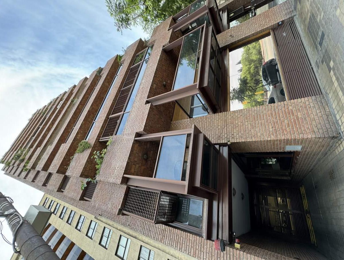 Venta Departamento de Cuatro Dorm. en Nueva Cordoba con Balcon 2