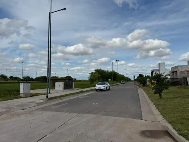 VENTA LOTE ESQUINA EN DOCTA BOULEVAR APTO DUPLEX 5