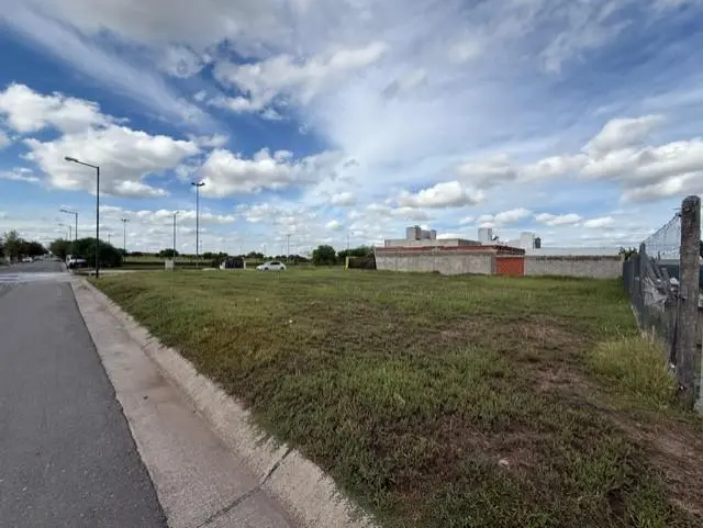 VENTA LOTE ESQUINA EN DOCTA BOULEVAR APTO DUPLEX 3