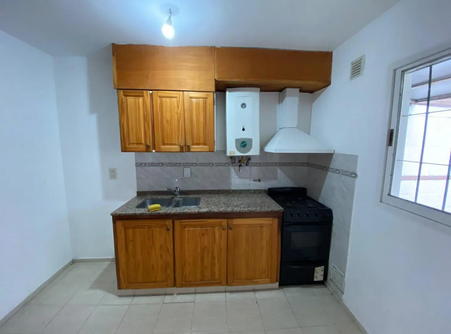 ALQUILO DEPARTAMENTO DE DOS DORMITORIOS TIPO DUPLEX EN BARRIO JARDIN SIN EXPENSAS. 2