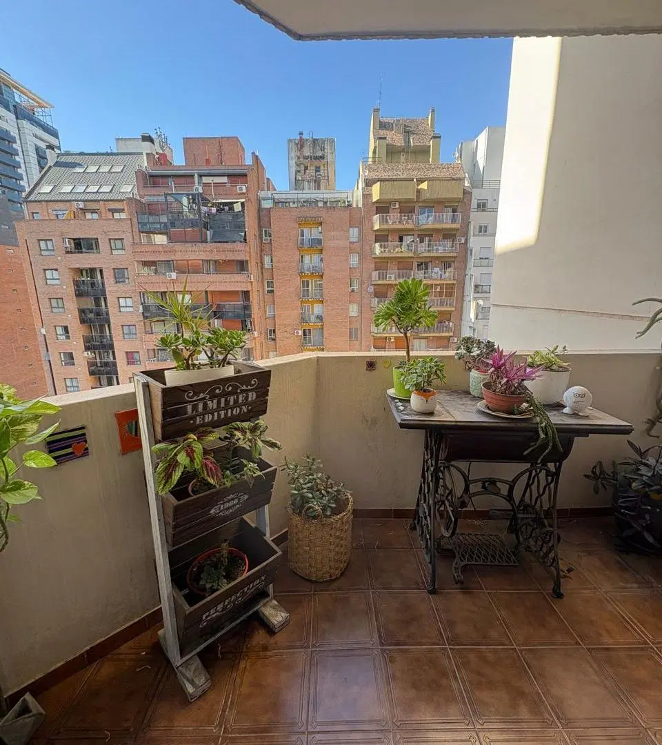 VENTA DOS DORMITORIOS NUEVA CORDOBA, PISO ALTO CON BALCON, APTO CREDITO. 5