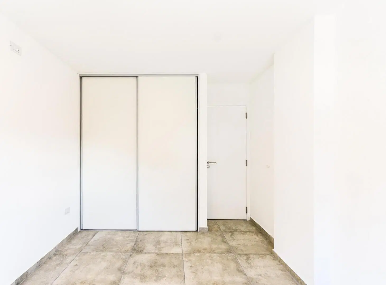VENTA DE DUPLEX  A ESTRENAR 2 DORMITORIO - 3 BAÑOS - FRENTE CON BALCON Y FINANCIACION 4