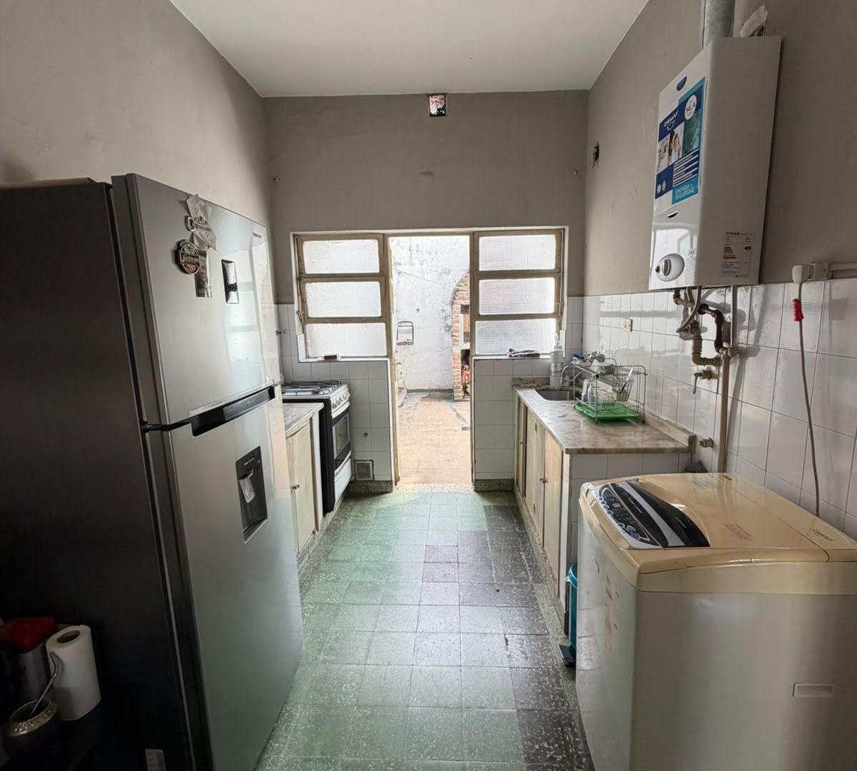 Foto de SE VENDE CASA, DOS DORMITORIOS CON PATIO, B GUEMES, imagen 1
