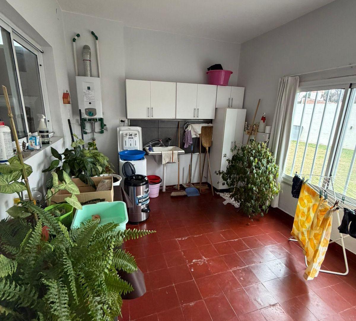 Foto de Casa en venta, Mina Cravero 5 Dorm. 320m2 Pileta Climatizada - Cerca, imagen 4