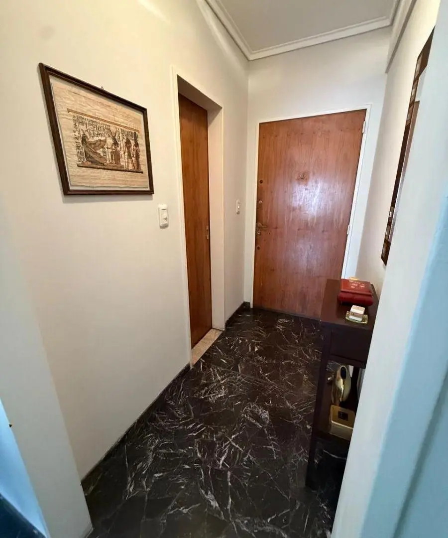3 ambientes + dependencia o tercer dormitorio. c/balcón 4
