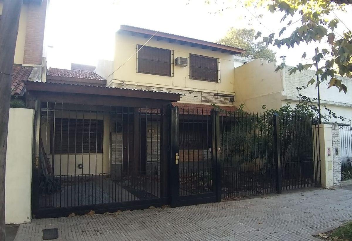 Casa con 3 Dorm. en Alquiler