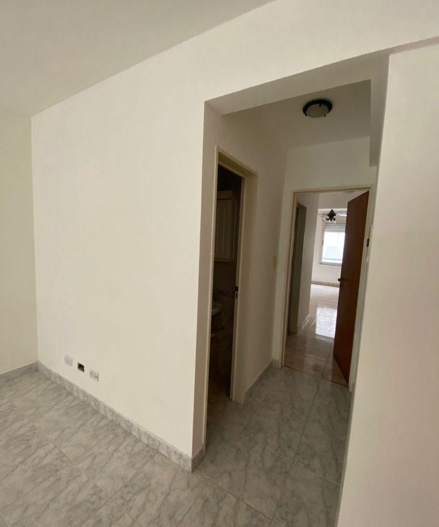 Foto de Semi-piso con balcón aterrazado. (2 amb.) - sin mascotas, imagen 5