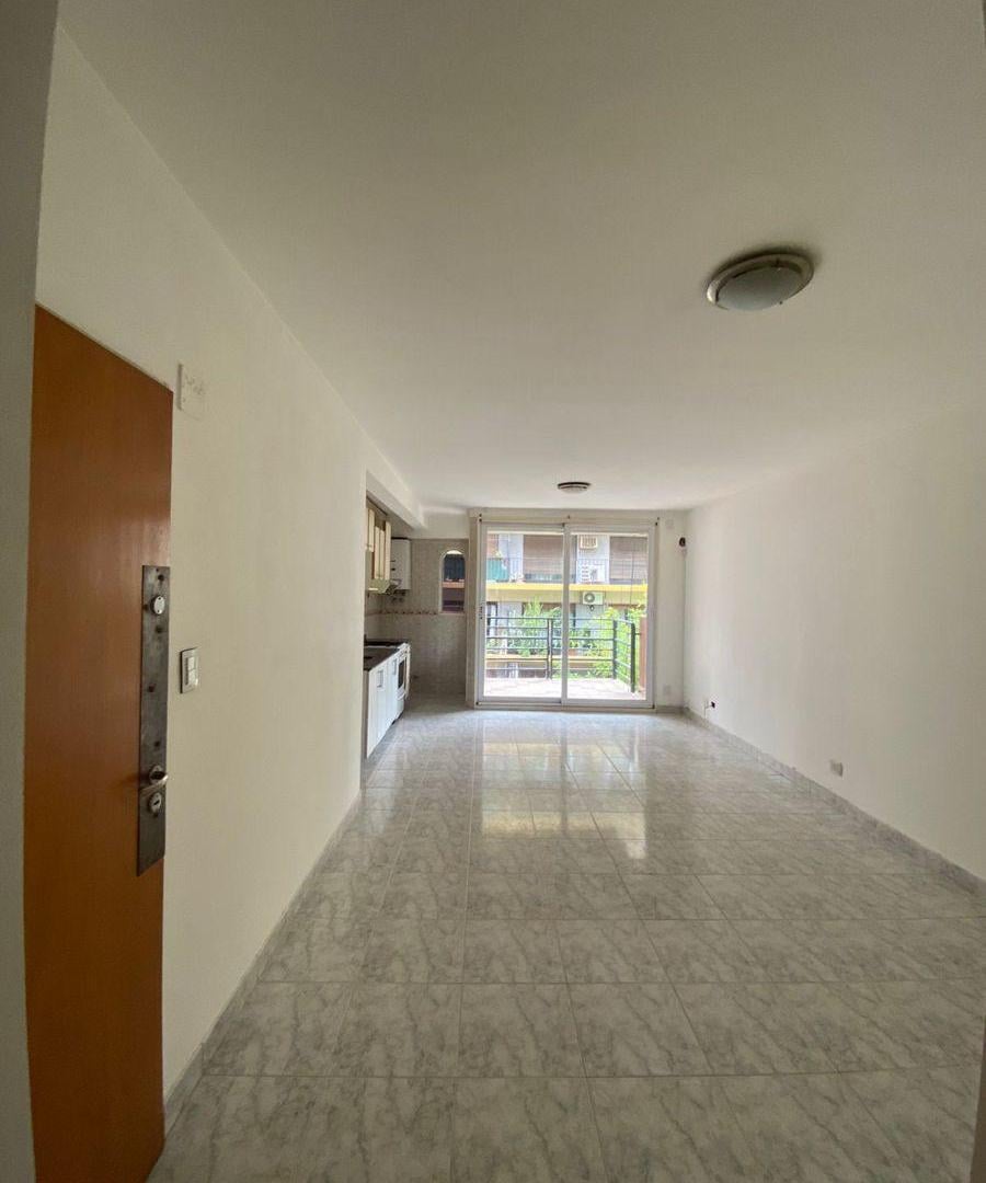 Foto de Semi-piso con balcón aterrazado. (2 amb.) - sin mascotas, imagen 1