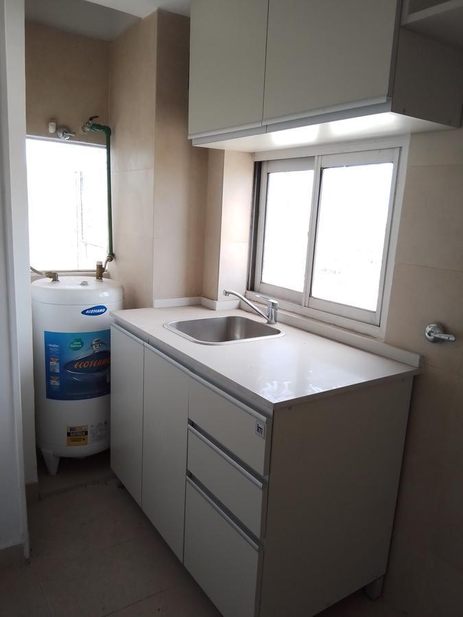 Lima 100, Oficina Apta Vivienda, 2 Ambientes, Apto Profesional, Luminoso Piso Alto - Monserrat 1