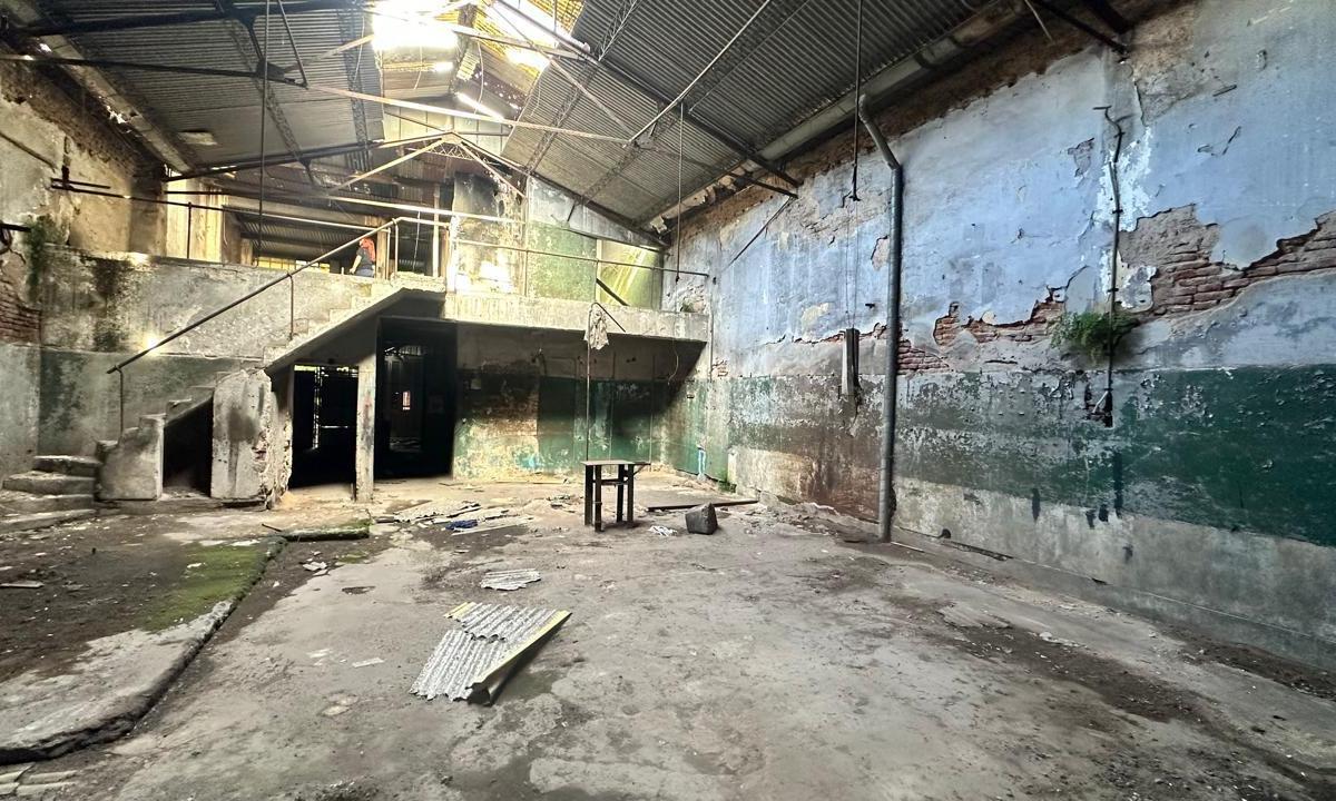 Luis Saenz Peña Al 1200, Deposito de 340 m², 10 m de Frente en Constitución, Subte E 1