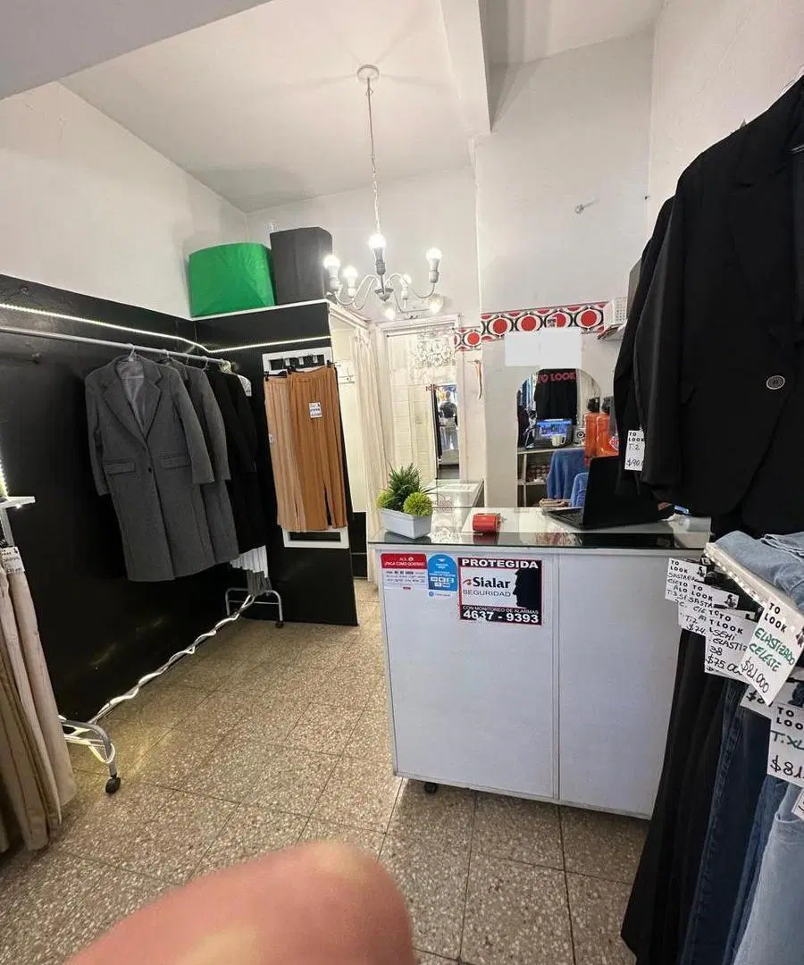 Av Medrano 500, Local en excelente calle Comercial, Almagro, Subte B, Múltiples Colectivos 5
