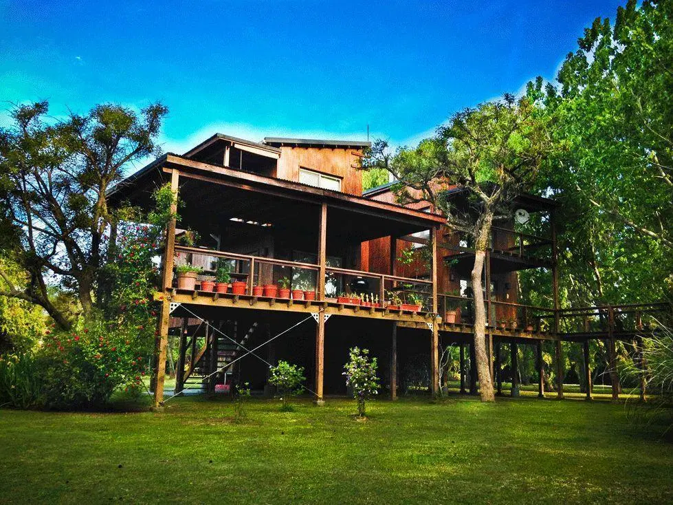 Río Capitán, 1ra Sección a mts del Paraná, Casa de Categoría, 200m2, 4 Dormitorios,lote 5800m2 Delta 3