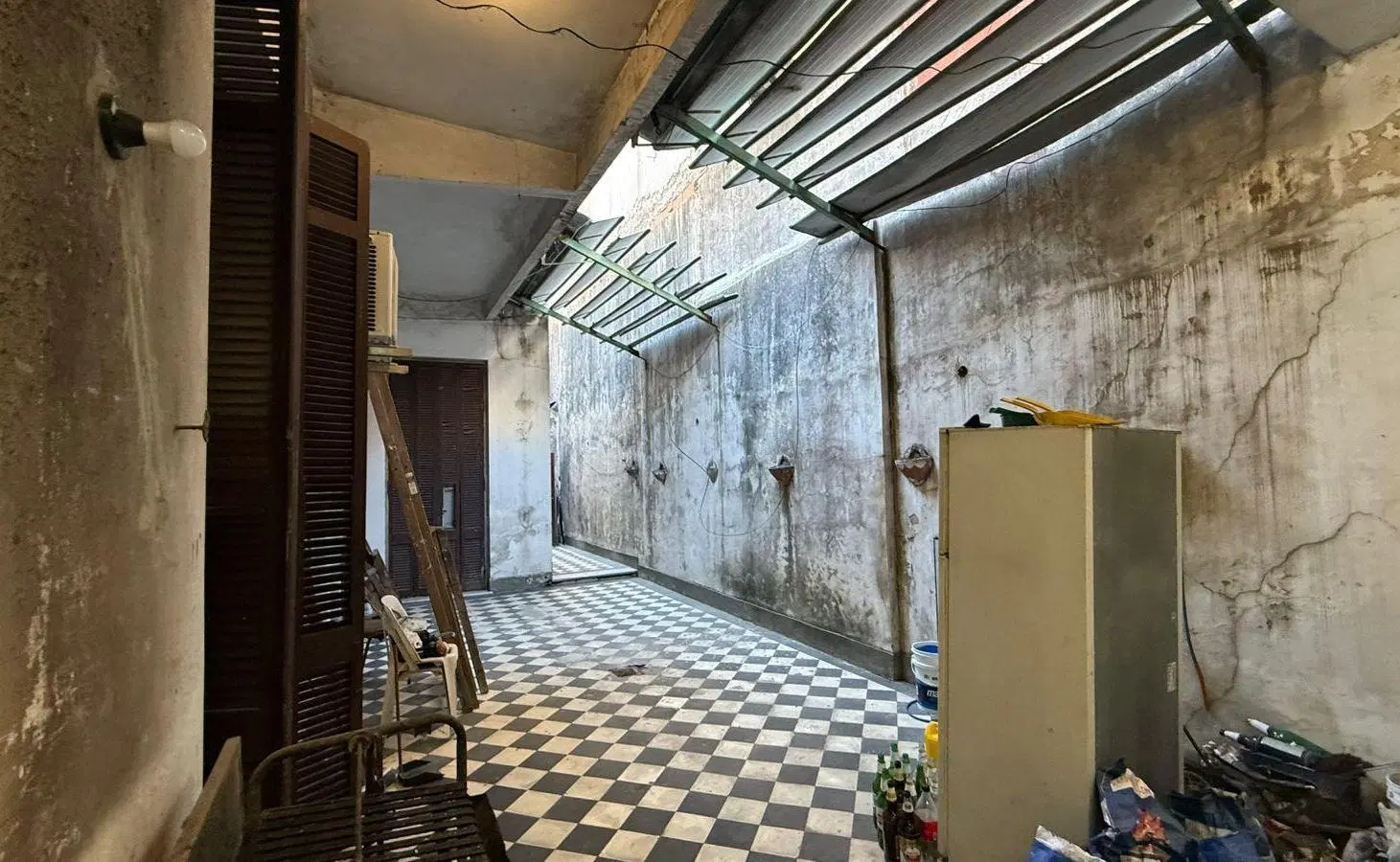 Galo 700, Casa 4 ambientes con Patio y Terraza, Cochera y Local comercial, Lote Propio, Abasto 5