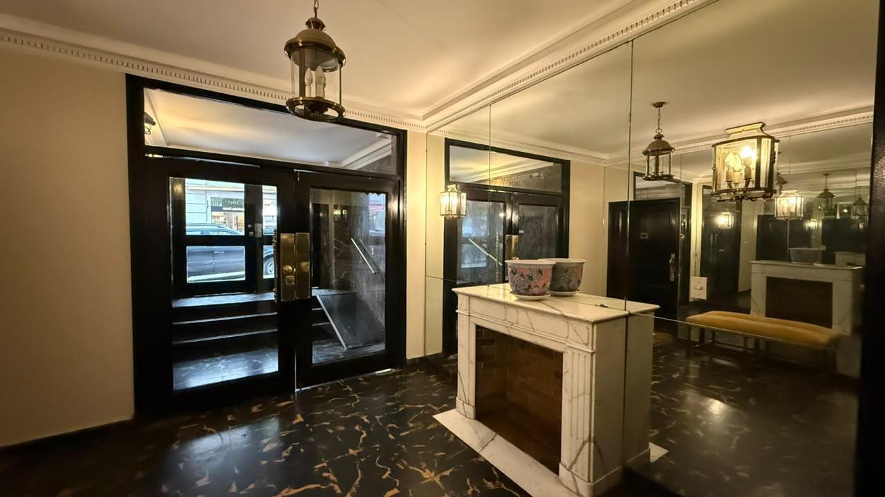 Foto de Ayacucho y Av Alvear, Piso alto 101m2, 3 Ambientes C/Dependencia, Balcón a la calle, Recoleta, imagen 4