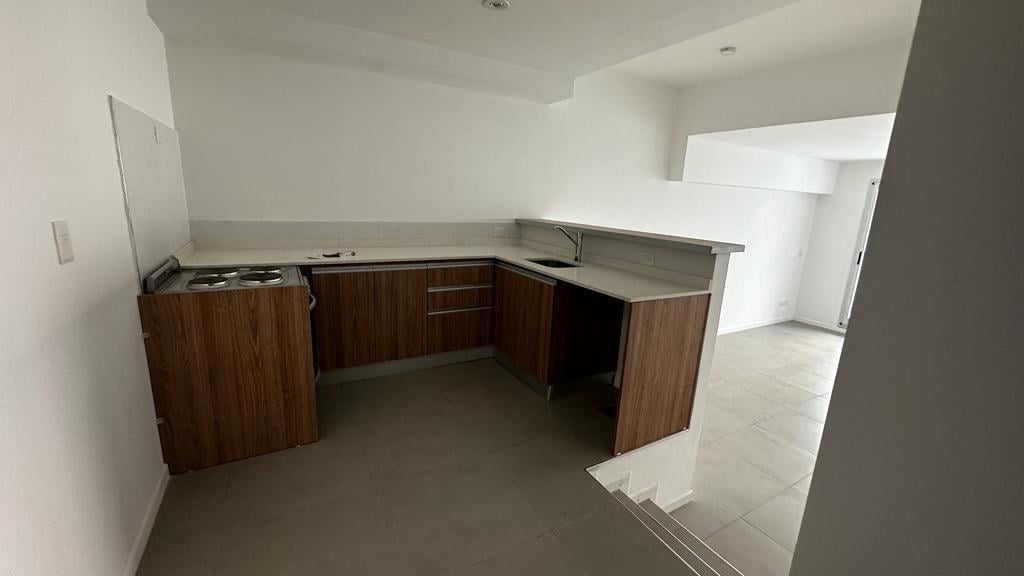Foto de Av San Martin 1700, Pont Bleu, Amplio Departamento 2 Amb C/Balcón, imagen 5