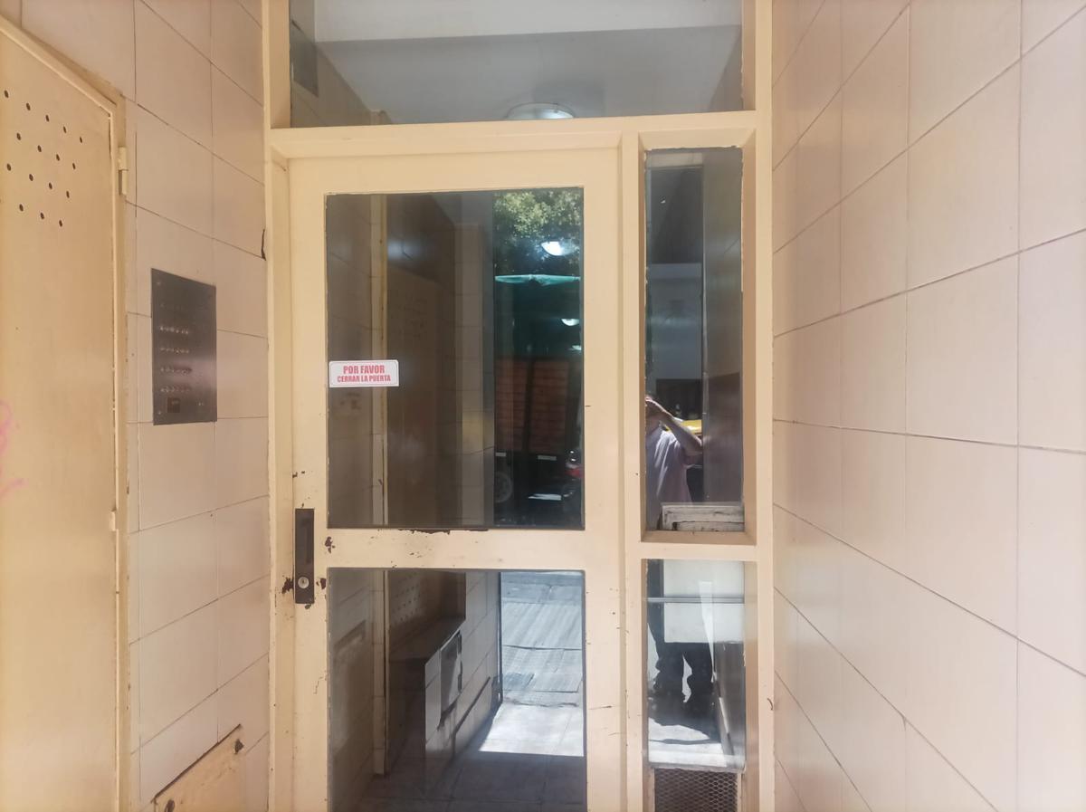 Foto de Peron 2500, Departamento 2 Ambientes Muy Bajas Expensas - Balvanera, imagen 3