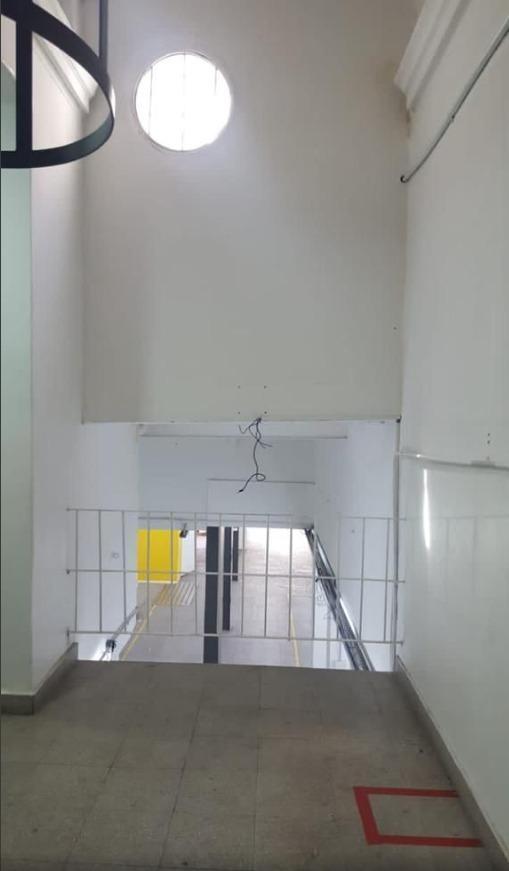 Foto de Federico Lacroze al 2400, a mts de Av Cabildo, Local 195m2, Apto todo, imagen 5