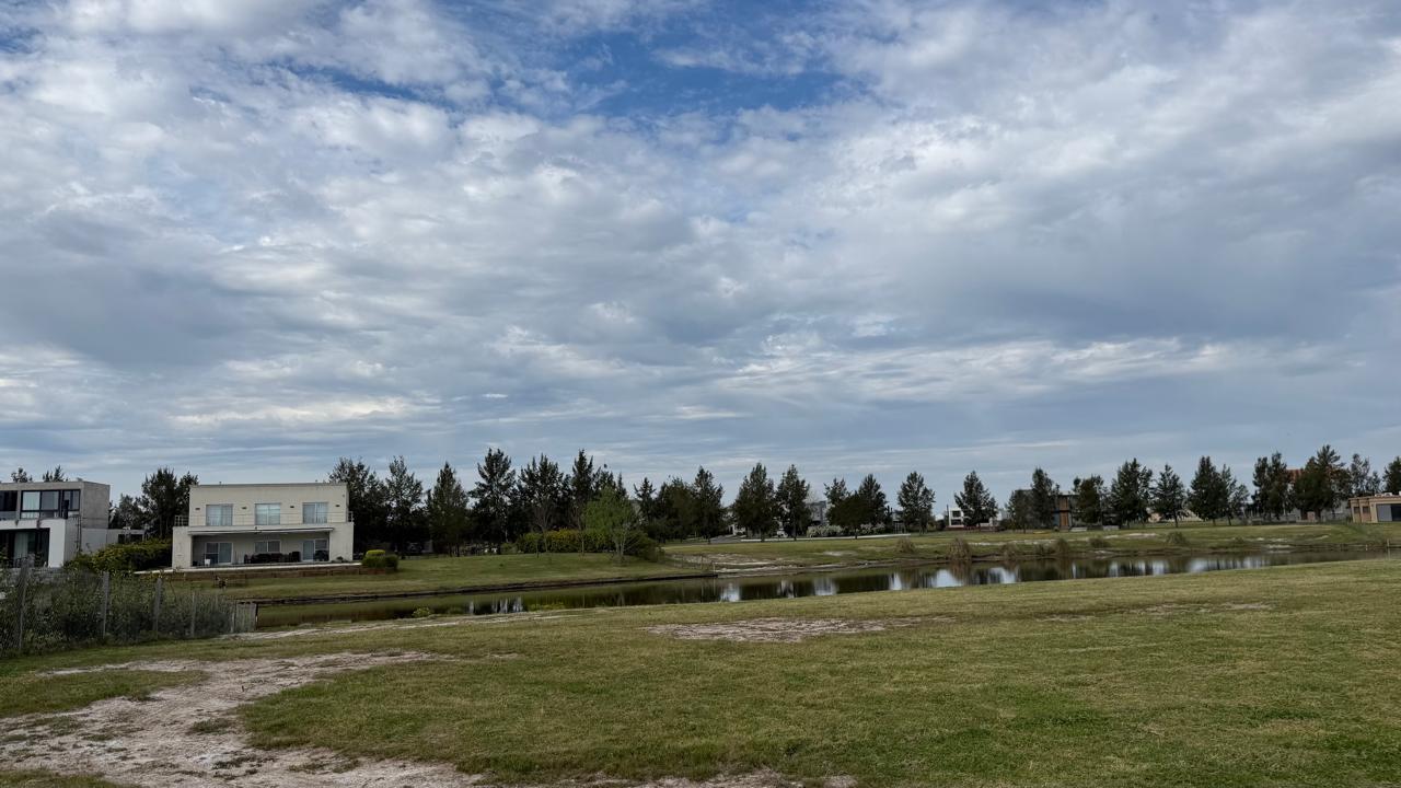Foto de El Naudir Barrio Náutico, Terreno a la Laguna, cercano al ingreso, imagen 2