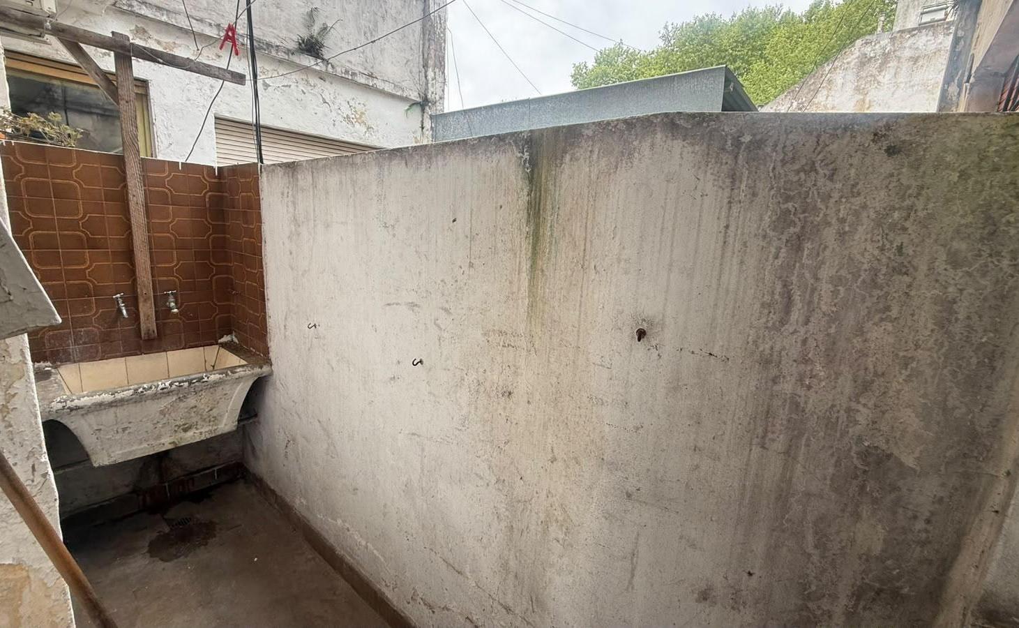 Foto de SIN EXPENSAS, Av la plata al 2400, PH 2 Ambientes a Reciclar, Limite, imagen 5