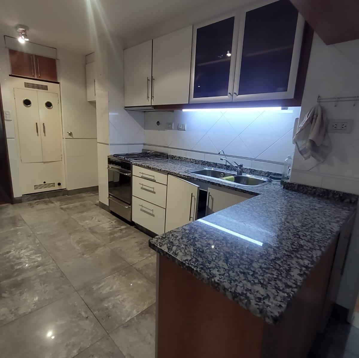Muy Lindo Piso Lleno de Luz y Sol 3