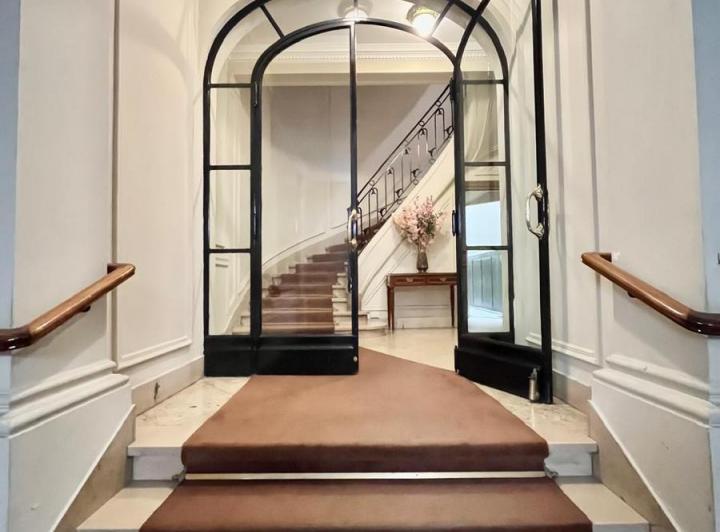 Espectacular departamento francés en excelente ubicacion 3