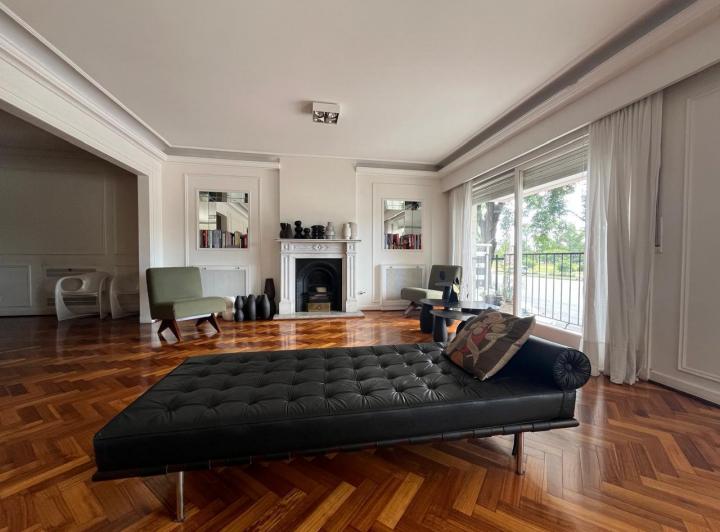 Departamento de 4 dormitorios con patios en en venta en Palermo 1