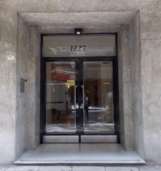 Departamento de 2 dormitorios con dependencia, impecable en VENTA en Recoleta 4