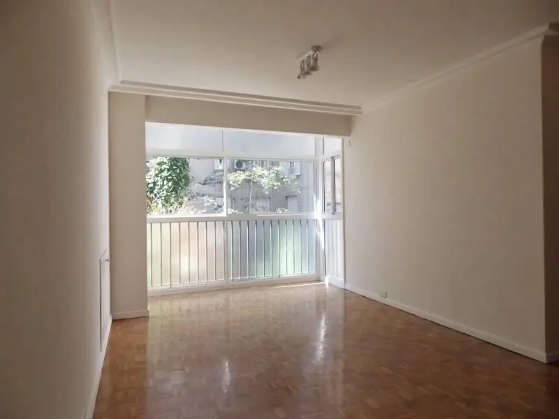 Departamento de 2 dormitorios con dependencia, impecable en VENTA en Recoleta 5