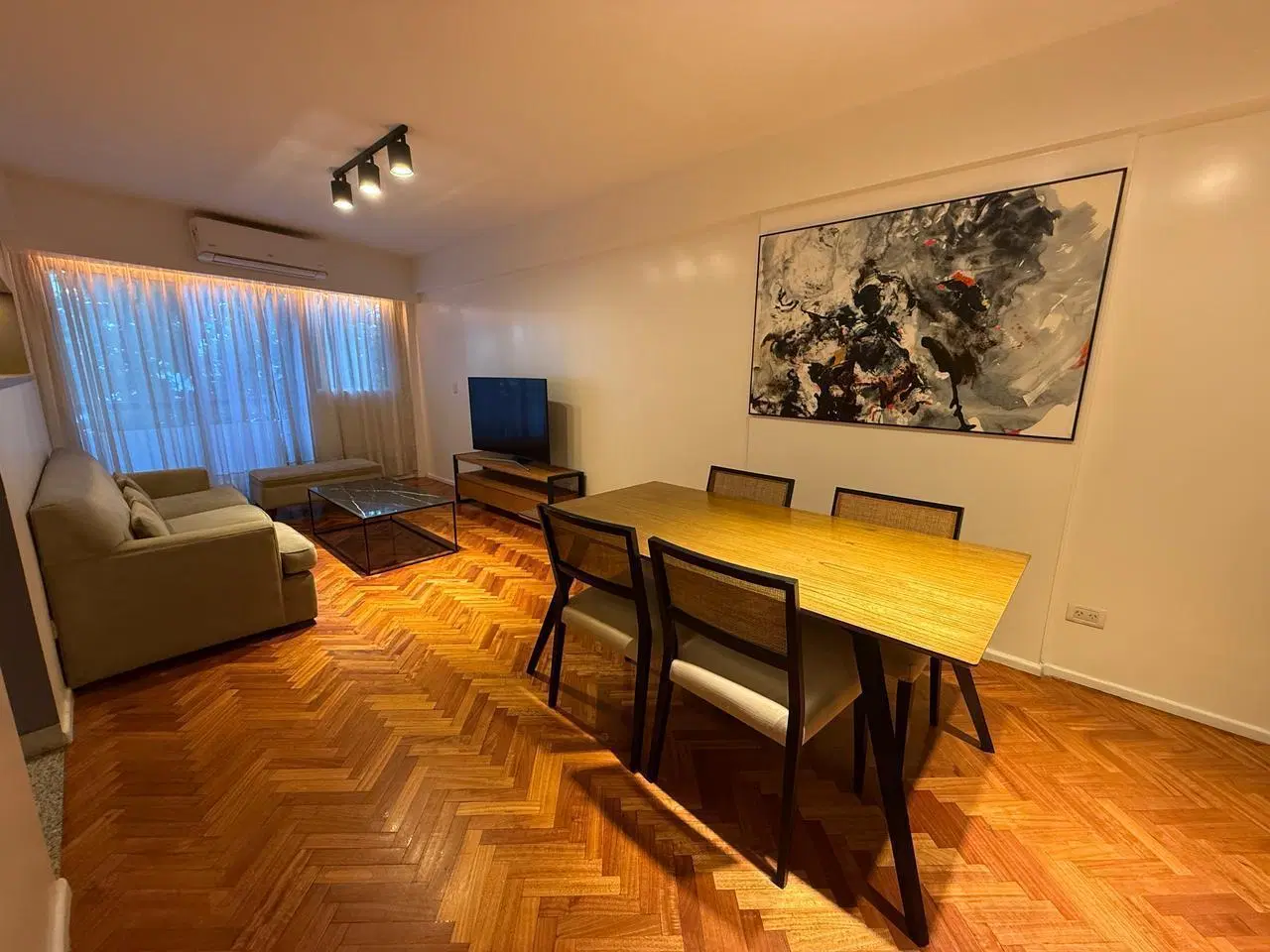 Espectacular dos ambientes con balcon aterrazado y cochera en venta 5