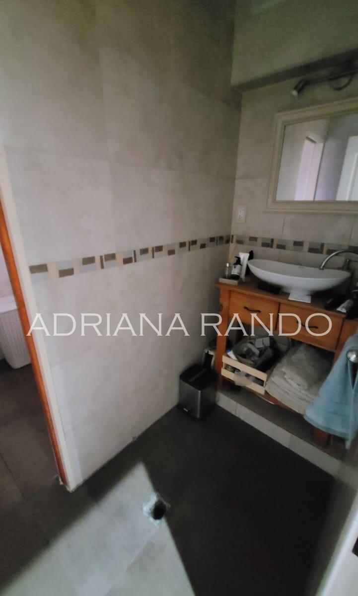 San Nicolas Al 1800 - Exc Casa Multifamiliar de 3 Dptos S/lote de 8,53 X 40.33 5