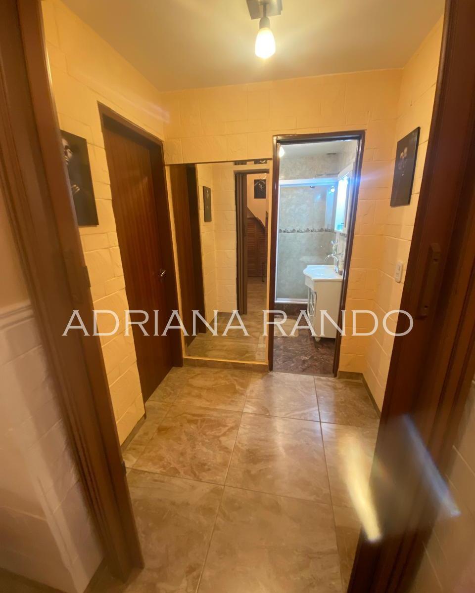 Interesante Casa de 4 Ambientes Patio Al Frente y Espacio Guardacoche 5