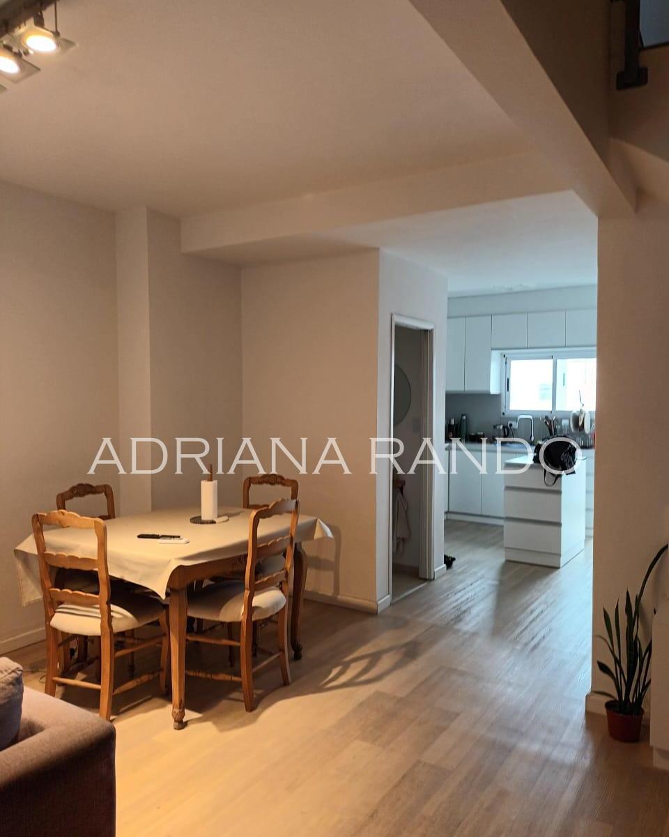 Excelente Departamento en Duplex de 4 Ambientes Al Contrafrente con Balcon 5