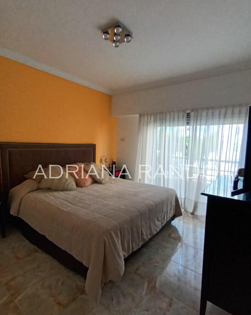 Impecable Piso de 4 Amb Al Frente con Balcon Terraza Cochera Fija y 3 Bauleras 5