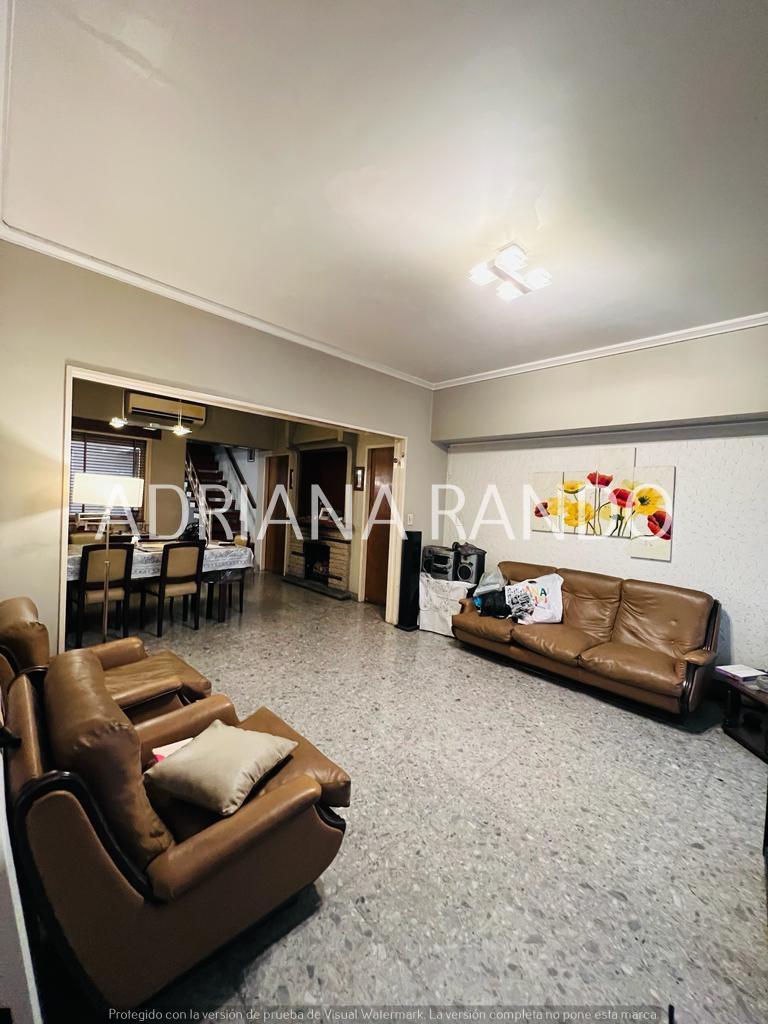 Casa de 6 Ambientes con Quincho, Parrilla, Cochera Cubierta y Local 2