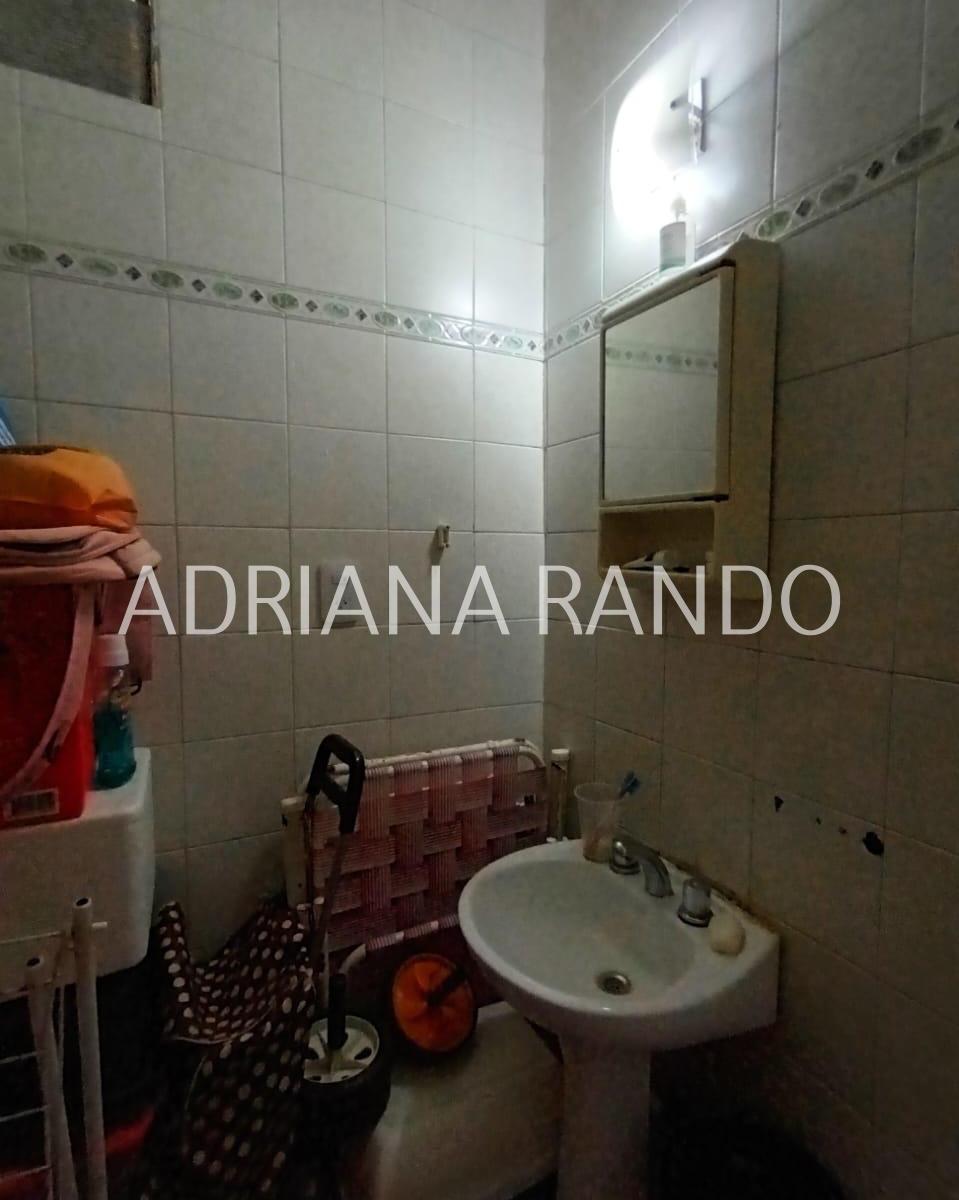 Interesante PH de 4 Ambientes Al Contrafrente con Patio y Quincho 5