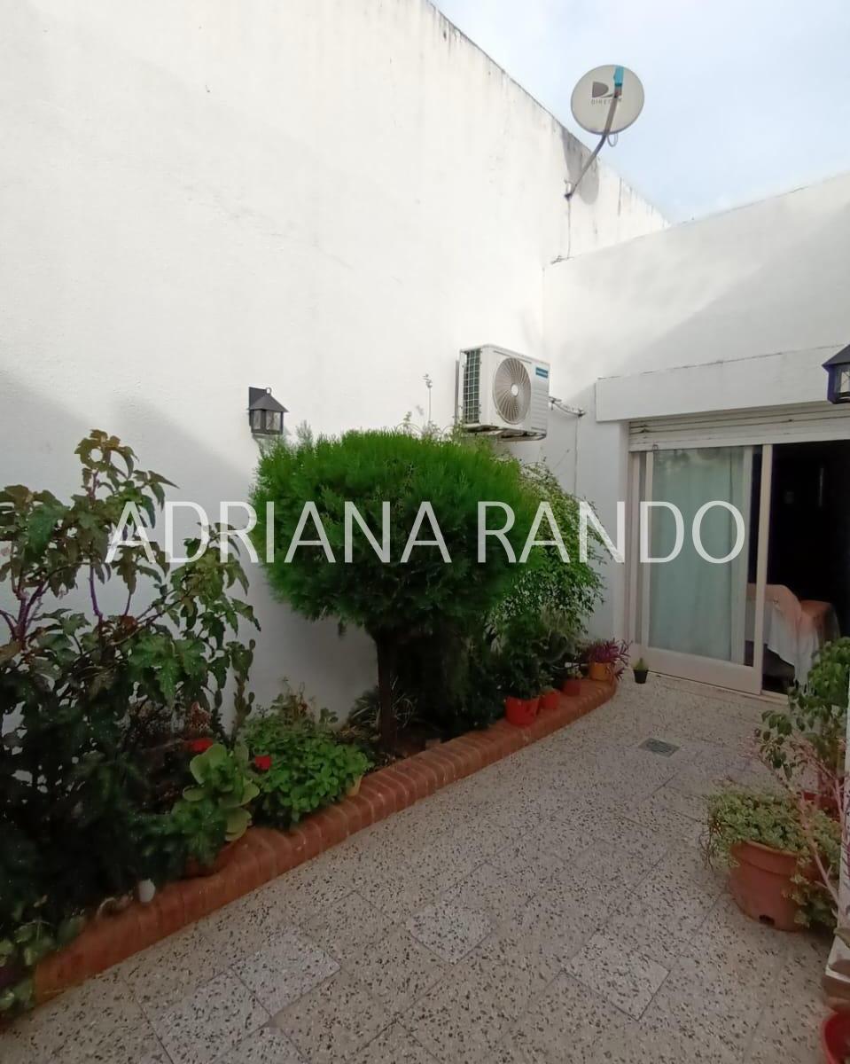 Interesante PH de 4 Ambientes Al Contrafrente con Patio y Quincho 1