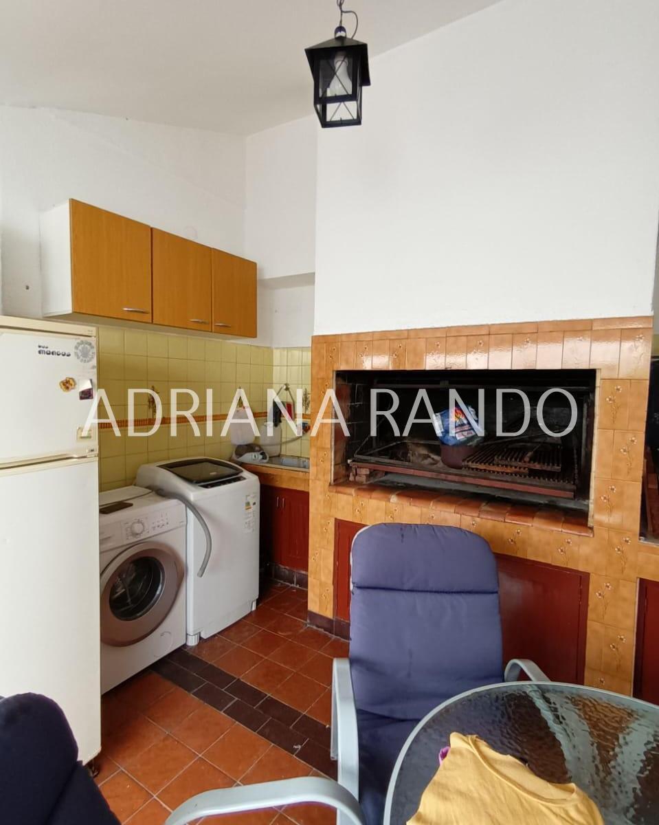 Interesante PH de 4 Ambientes Al Contrafrente con Patio y Quincho 3