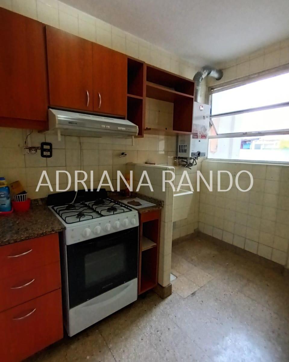 Amplio Departamento de 2 Ambientes Al Lateral 4