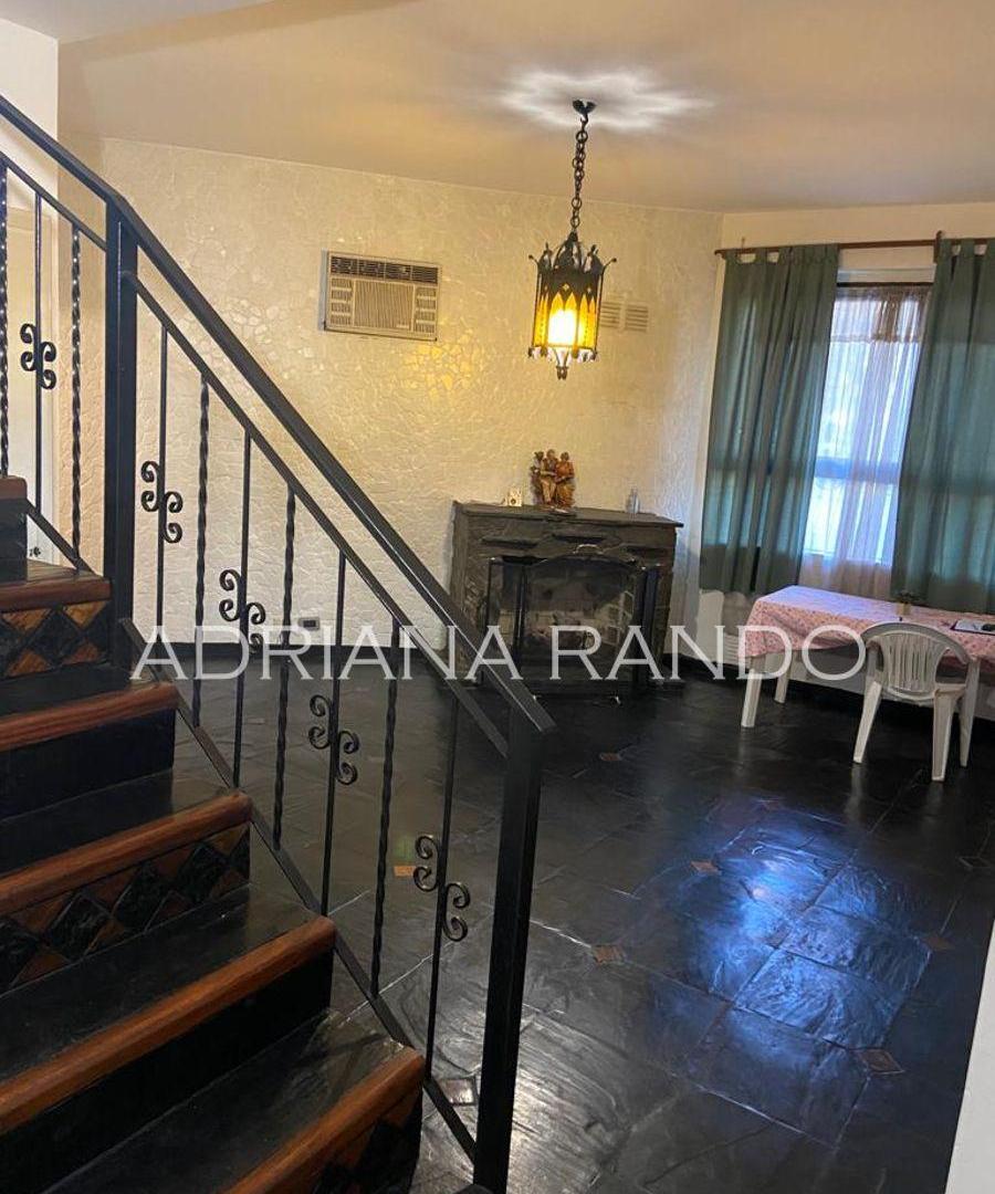 ¡¡¡OPORTUNIDAD!!! DEPARTAMENTO AL FRENTE EN DUPLEX
DE 4 AMBIENTES CON PATIO