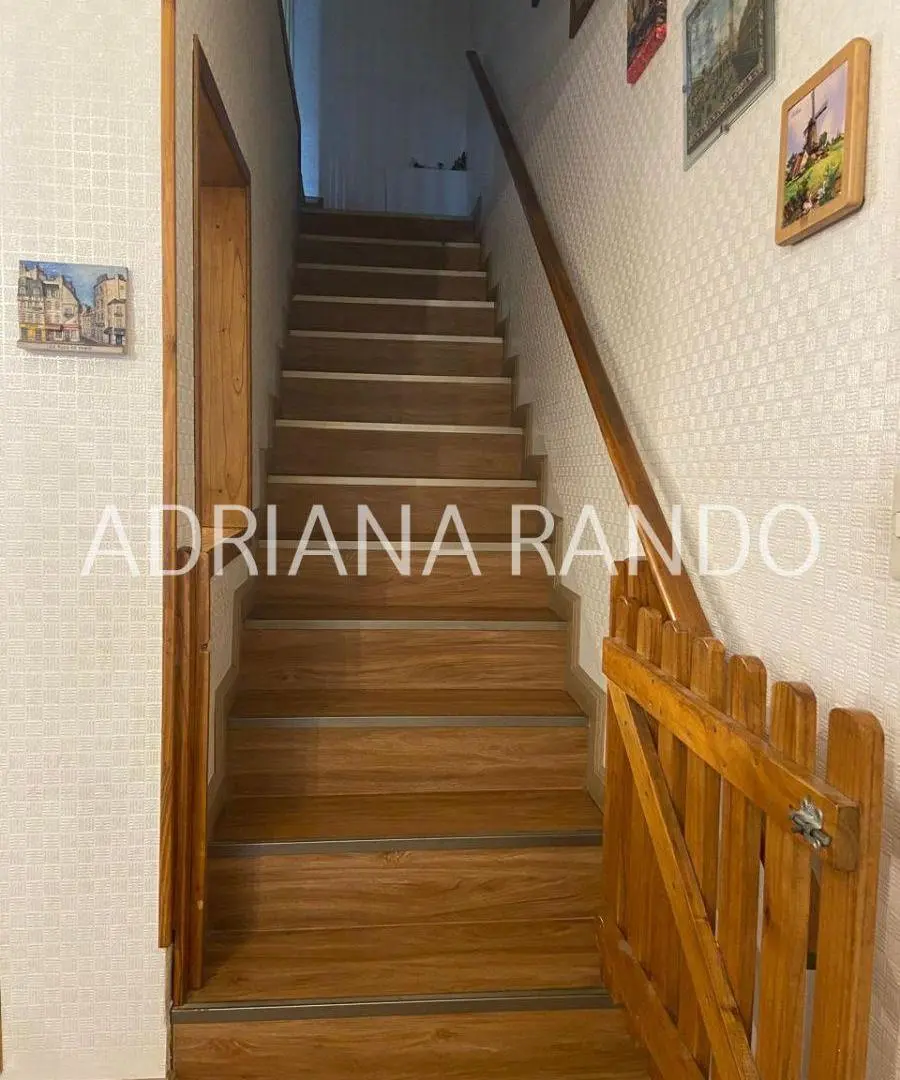 HERMOSO TRIPLEX DE 4 AMBIENTES CON ESPACIO GUARDACOCHE 4