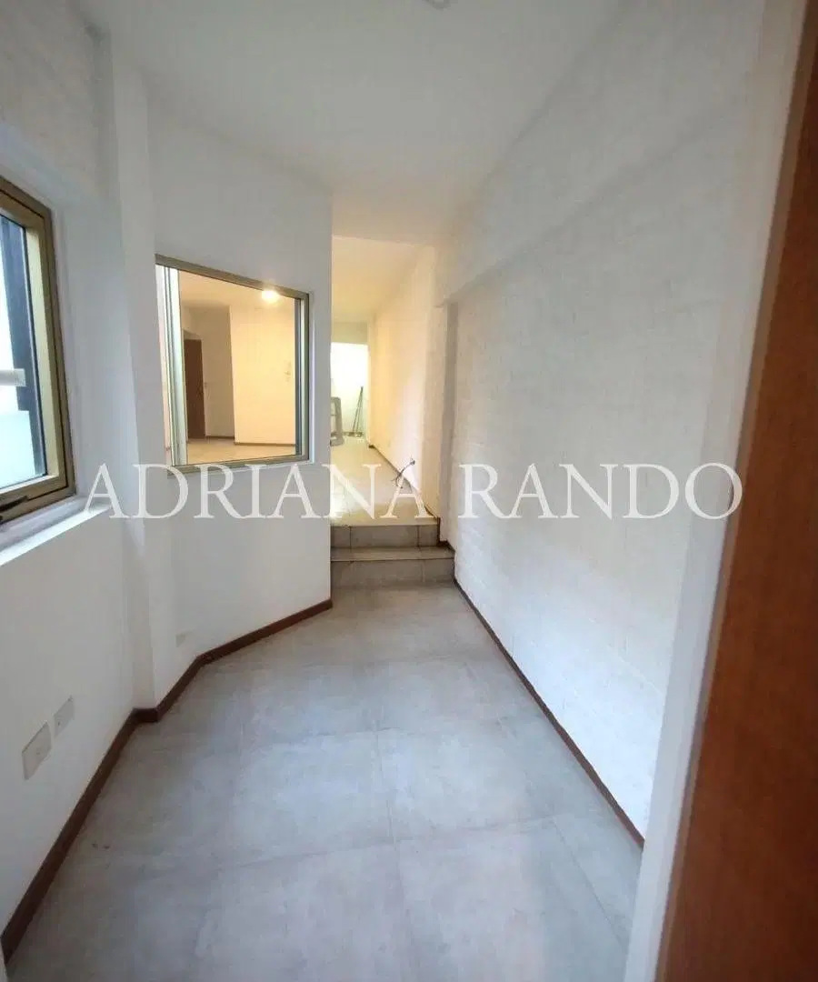 EXCELENTE DEPARTAMENTO DE 2 AMBIENTES CONTRAFRENTE CON BALCON 3