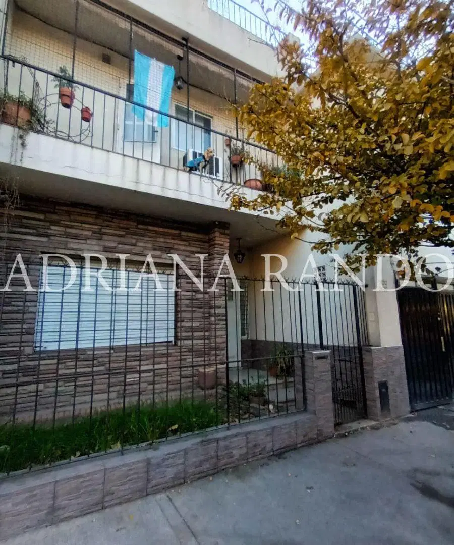 LOTE PROPIO DE 8.66 X 21.24 - 2 UNIDADES EN BLOCK CON GARAGE - PATIO Y TERRAZA 2